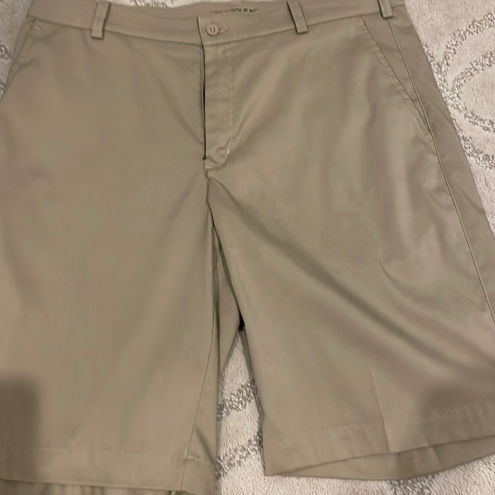 Nike golf shorts, like new